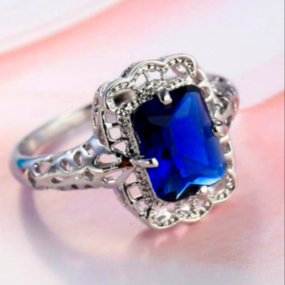 NWT Blue Gemstone Ring Set In A Tribal Sterling Silver 925 Ring💍